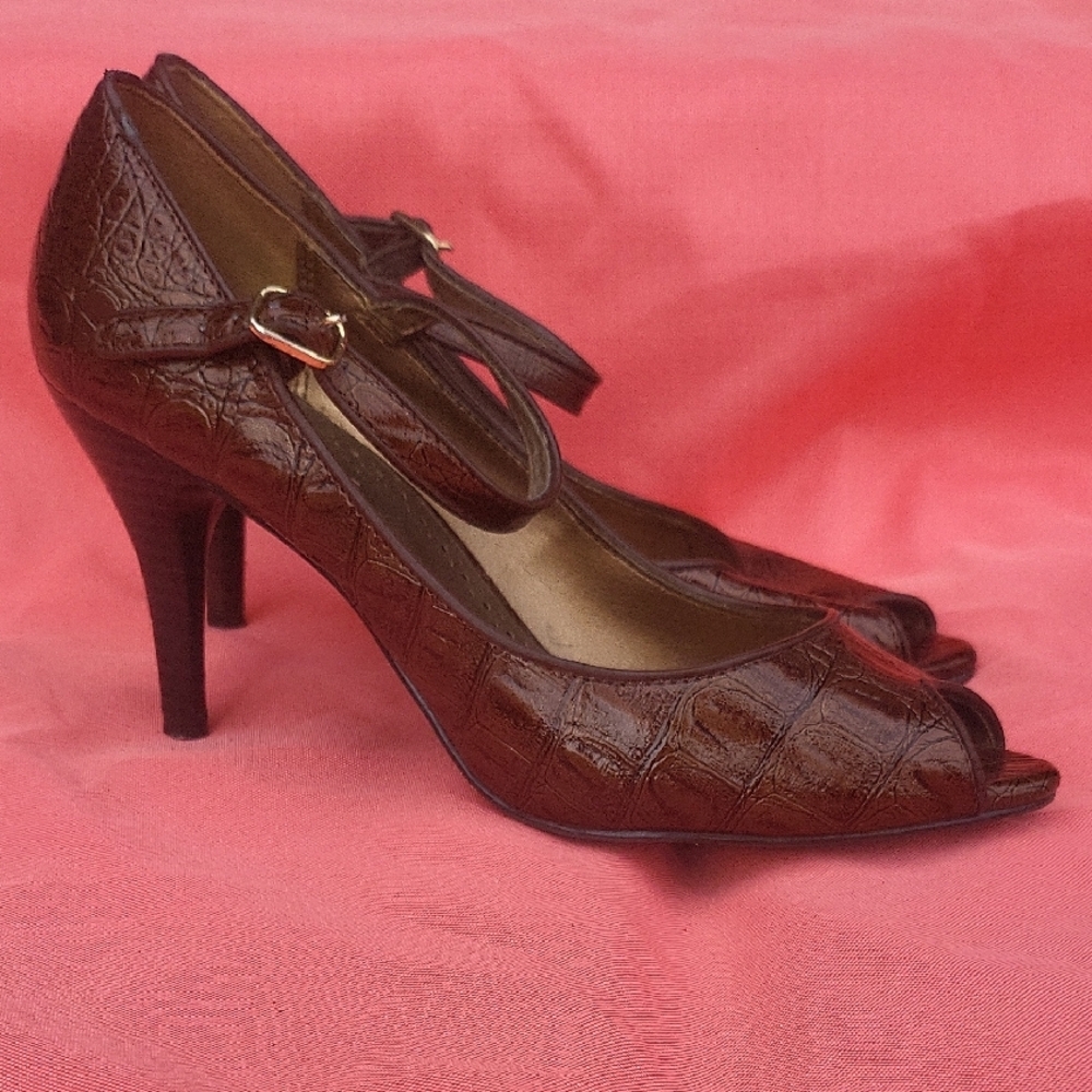 Predictions Dark Brown Peep-Toe Heels